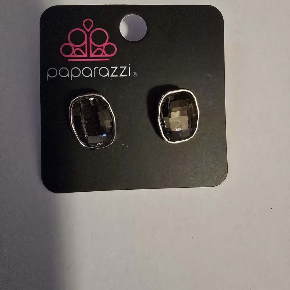 Paparazzi Smoky Faceted Oval Stud Earrings in Gray